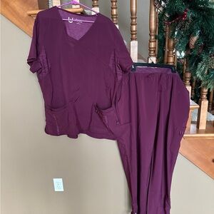 Urbane Women's Deep Purple Scrub Ensemble